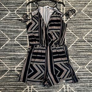BCBG Generation summer romper pockets sz M
